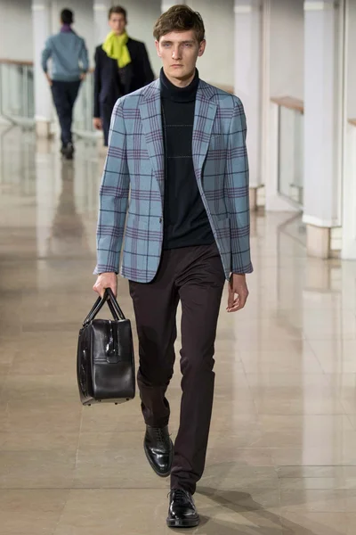 Look 26